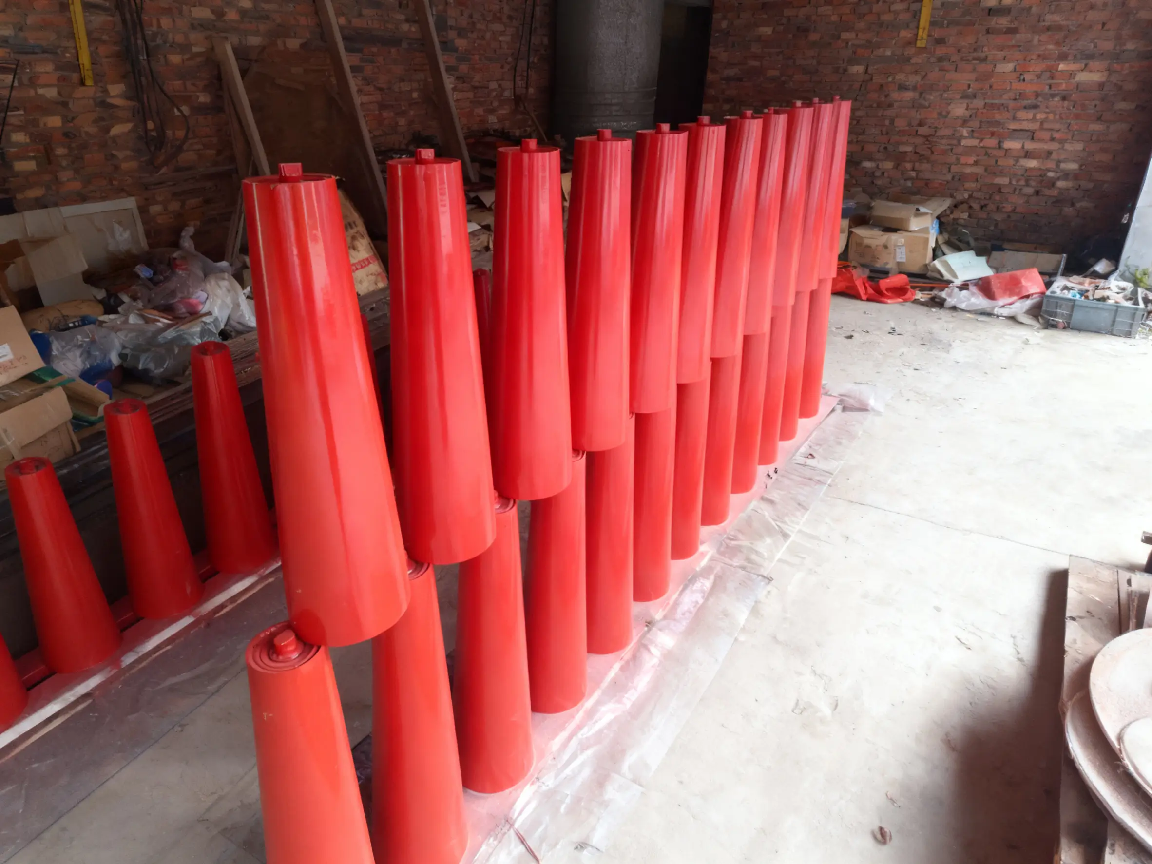Self-aligning-conveyor-roller-side-view